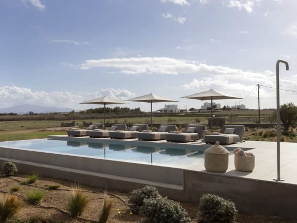 The irresistible pool looking out over wide-ranging countryside views.